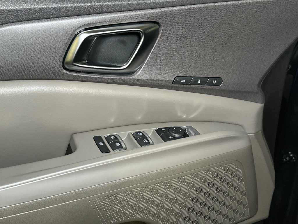 New 2026 Kia Carnival EX FWD image 14