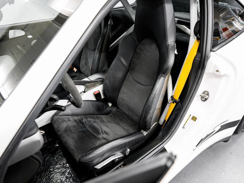 Used 2007 Porsche 911 GT3 RS RWD image 17