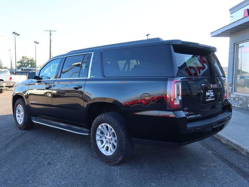Used 2019 GMC Yukon XL SLT image 5