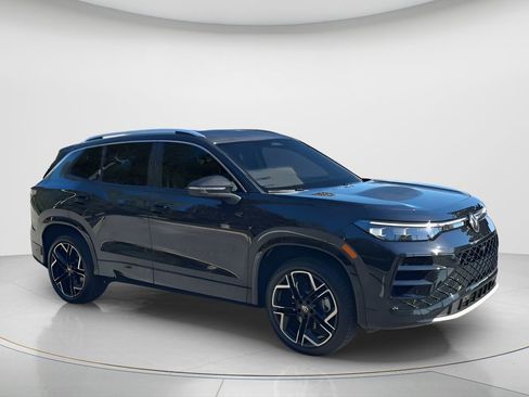 New 2026 Volkswagen Tiguan SEL R-Line image 2