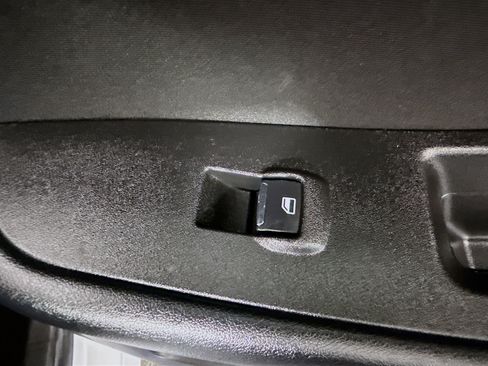 Used 2019 Ford Edge SE image 31