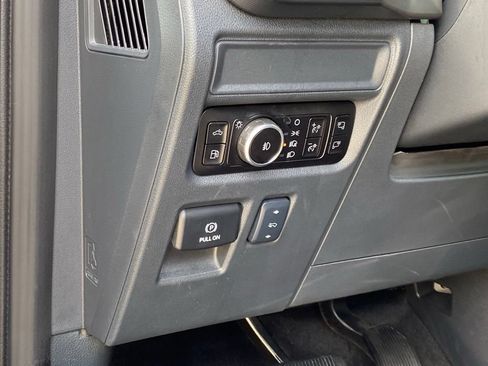 Used 2025 Ford F150 Platinum w/ Equipment Group 702A High AWD/4WD image 12