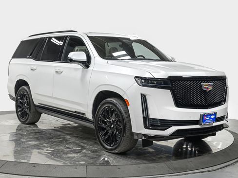 Used 2024 Cadillac Escalade Sport w/ LPO, ONYX Package image 9