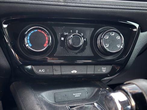 Used 2022 Honda HR-V LX image 6