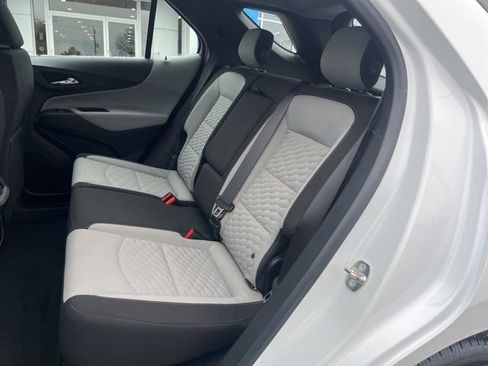Used 2018 Chevrolet Equinox LS image 19