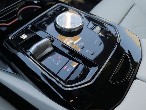 New 2026 BMW 530i w/ M Sport Package image 9