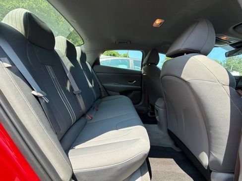 Used 2025 Hyundai Elantra Sport FWD image 18