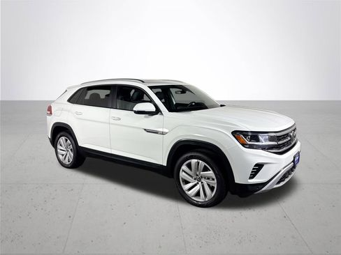 Used 2023 Volkswagen Atlas Cross Sport SE w/ Panoramic Sunroof Package image 5