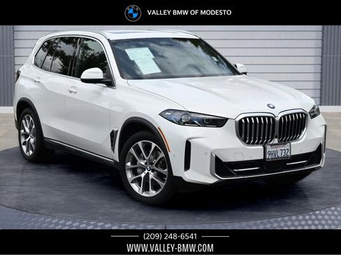 Certified 2024 BMW X5 xDrive40i w/ Premium Package AWD/4WD image 1