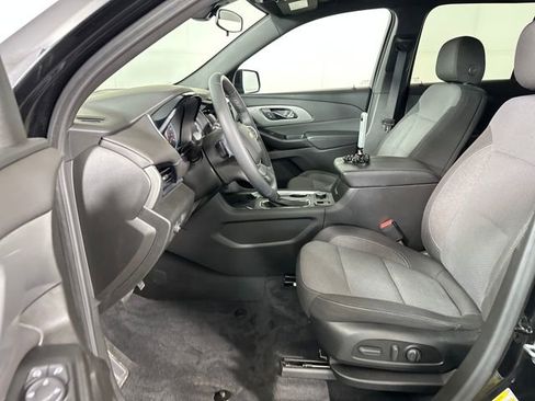 Used 2023 Chevrolet Traverse LT image 11