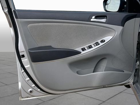 Used 2014 Hyundai Accent GLS FWD image 21