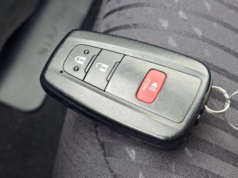 Used 2017 Toyota Prius Two image 33