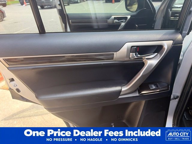 Used 2015 Lexus GX 460 AWD/4WD image 9