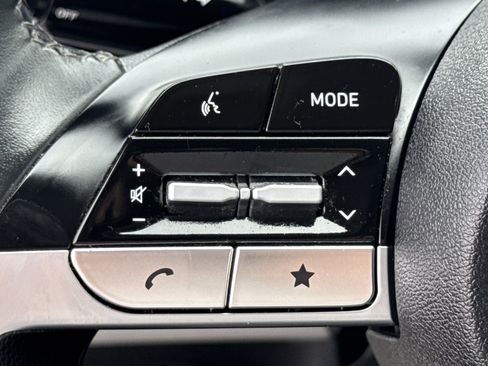 Used 2024 Hyundai Elantra Limited image 24