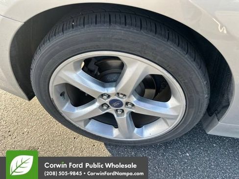 Used 2016 Ford Fusion SE w/ Equipment Group 201A FWD image 9