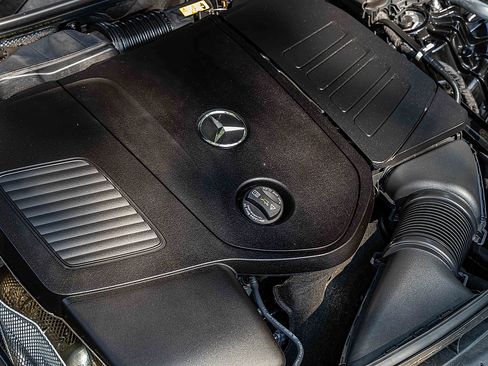 Used 2025 Mercedes-Benz C 300 4MATIC Sedan image 29