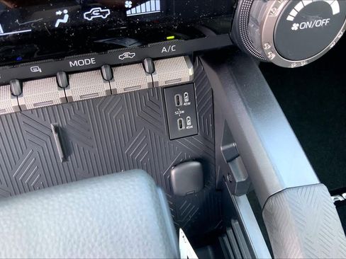 New 2026 Toyota Tacoma SR5 AWD/4WD image 19