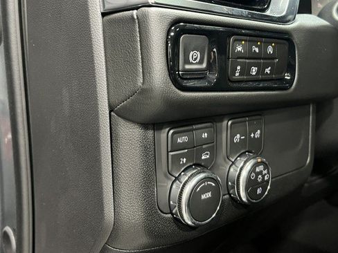 New 2026 GMC Yukon Denali w/ Sun & Power Step Package AWD/4WD image 13