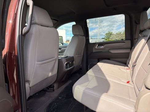 Used 2024 GMC Sierra 2500 SLT w/ SLT Convenience Package AWD/4WD image 16