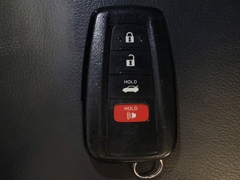 Used 2020 Toyota Camry XSE FWD image 32