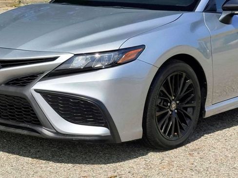 Used 2022 Toyota Camry SE w/ Convenience Package FWD image 10