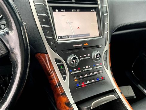 Used 2018 Lincoln MKX Reserve w/ Driver Assistance Package image 29