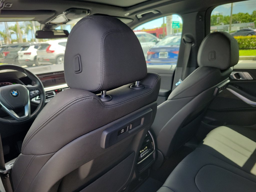 Used 2022 BMW X5 sDrive40i w/ Premium Package RWD image 25