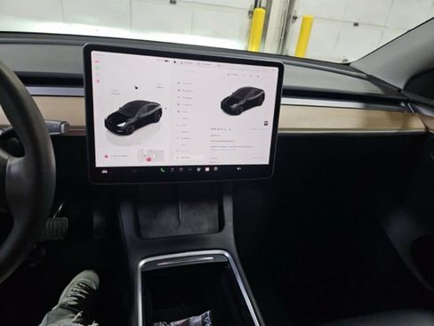 Used 2023 Tesla Model Y Long Range image 14