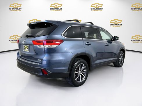 Used 2018 Toyota Highlander XLE FWD image 8