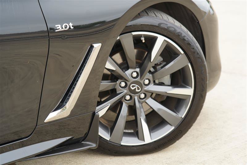Used 2020 INFINITI Q60 3.0t Luxe w/ Essential Package AWD/4WD image 19