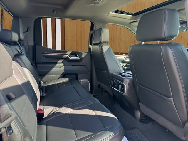 Used 2025 GMC Sierra 1500 Denali w/ Technology Package AWD/4WD image 21