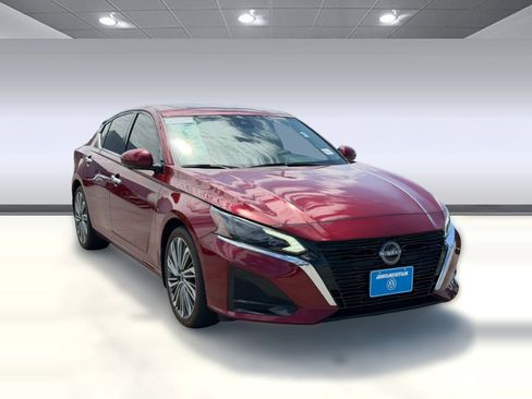 Used 2025 Nissan Altima 2.5 SL FWD image 5