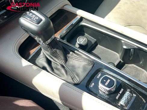 Used 2016 Volvo XC90 T6 Momentum w/ Momentum Plus Package image 22