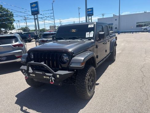 Used 2022 Jeep Gladiator Sport AWD/4WD image 2