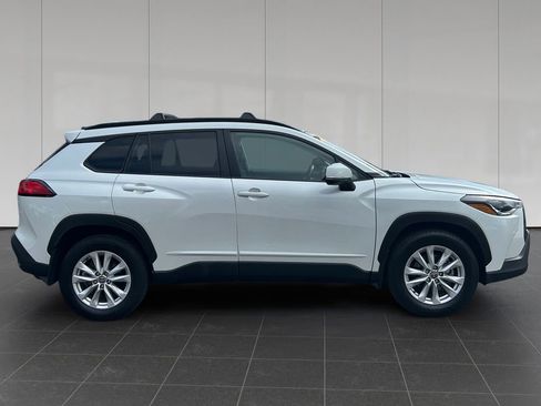 Used 2023 Toyota Corolla Cross LE image 6