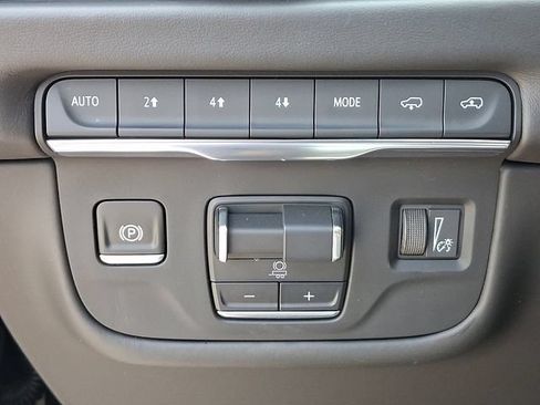 Certified 2025 Cadillac Escalade Sport Platinum w/ LPO, Floor Liner Package AWD/4WD image 23