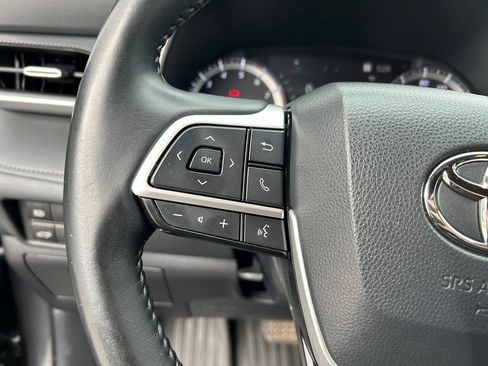 Used 2022 Toyota Highlander XSE FWD image 20