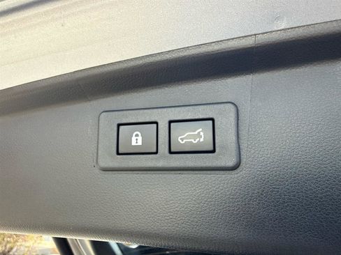 Used 2023 Subaru Outback Premium image 24