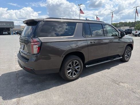 Used 2021 Chevrolet Suburban Z71 AWD/4WD image 6