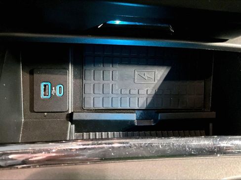 Used 2021 Ford Expedition XLT image 30