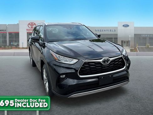 Used 2024 Toyota Highlander Platinum AWD/4WD image 1