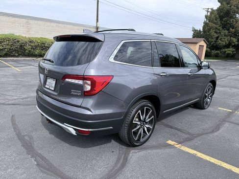 Used 2020 Honda Pilot Touring image 3