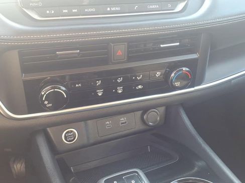 Used 2023 Nissan Rogue S AWD/4WD image 18