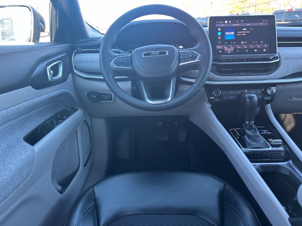 Used 2023 Jeep Compass Latitude w/ Sun and Sound Group AWD/4WD image 19