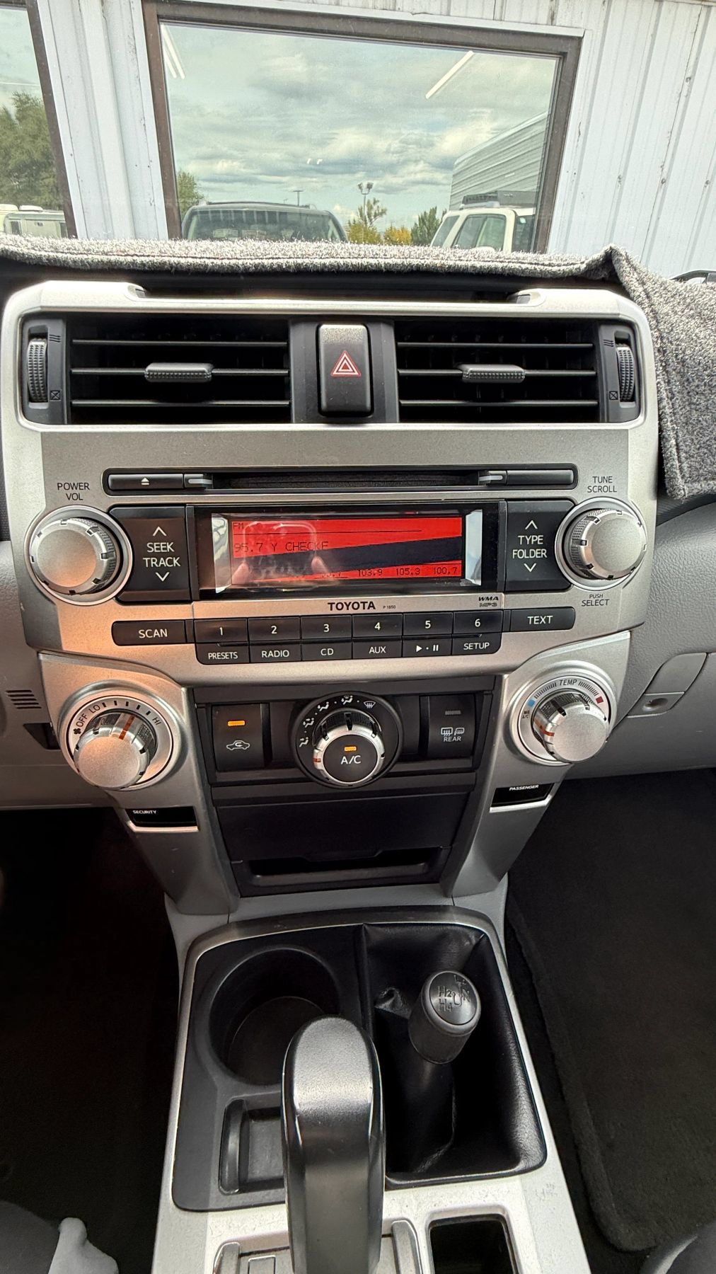 Used 2010 Toyota 4Runner SR5 w/ Convenience Pkg AWD/4WD image 13