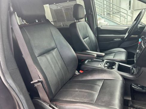Used 2019 Dodge Grand Caravan GT FWD image 37