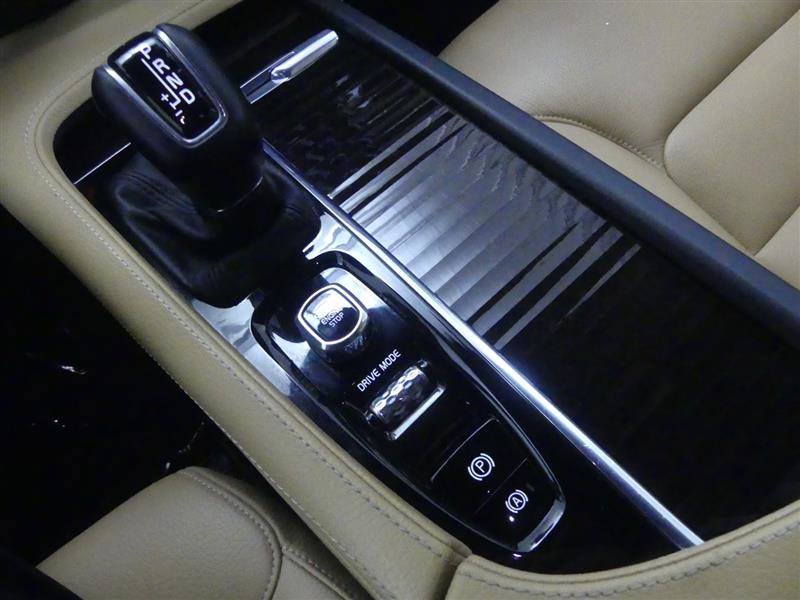 Used 2024 Volvo S60 B5 Plus w/ Climate Package AWD/4WD image 17