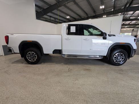 Used 2024 GMC Sierra 2500 SLE w/ SLE Convenience Package AWD/4WD image 2