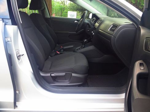 Used 2012 Volkswagen Jetta Sedan FWD image 32