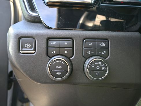 Used 2022 Chevrolet Silverado 1500 LT Trail Boss w/ LT Trail Boss Premium Package image 18